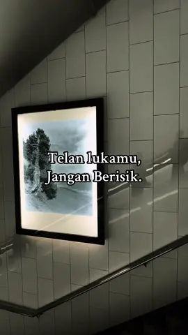 Kadang kita diam bukan karena tak peduli, tapi karena sudah terlalu lelah menjelaskan. Ada luka yang tak semua orang perlu tahu. ❤️‍🩹 #SadVibes #FYP #KutipanHati #LukaYangDiam #Melankolis   