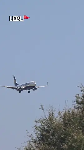 shot on s24 ultra #lebl #spot #planespotting #737 #ryanair #parati #fyp 
