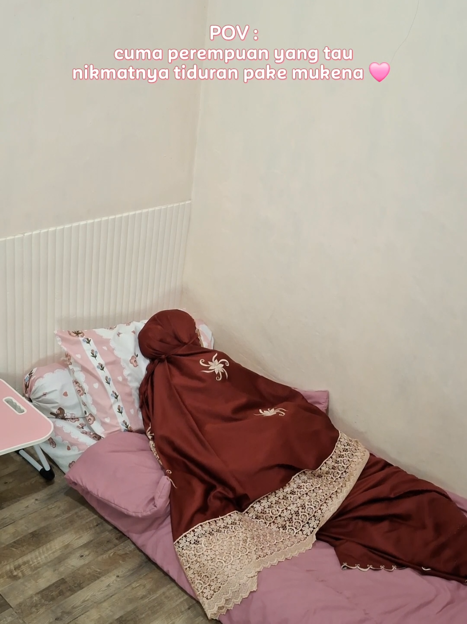 apalagi abis sholat subuh😭🫠#roomdecor #kamarpink 