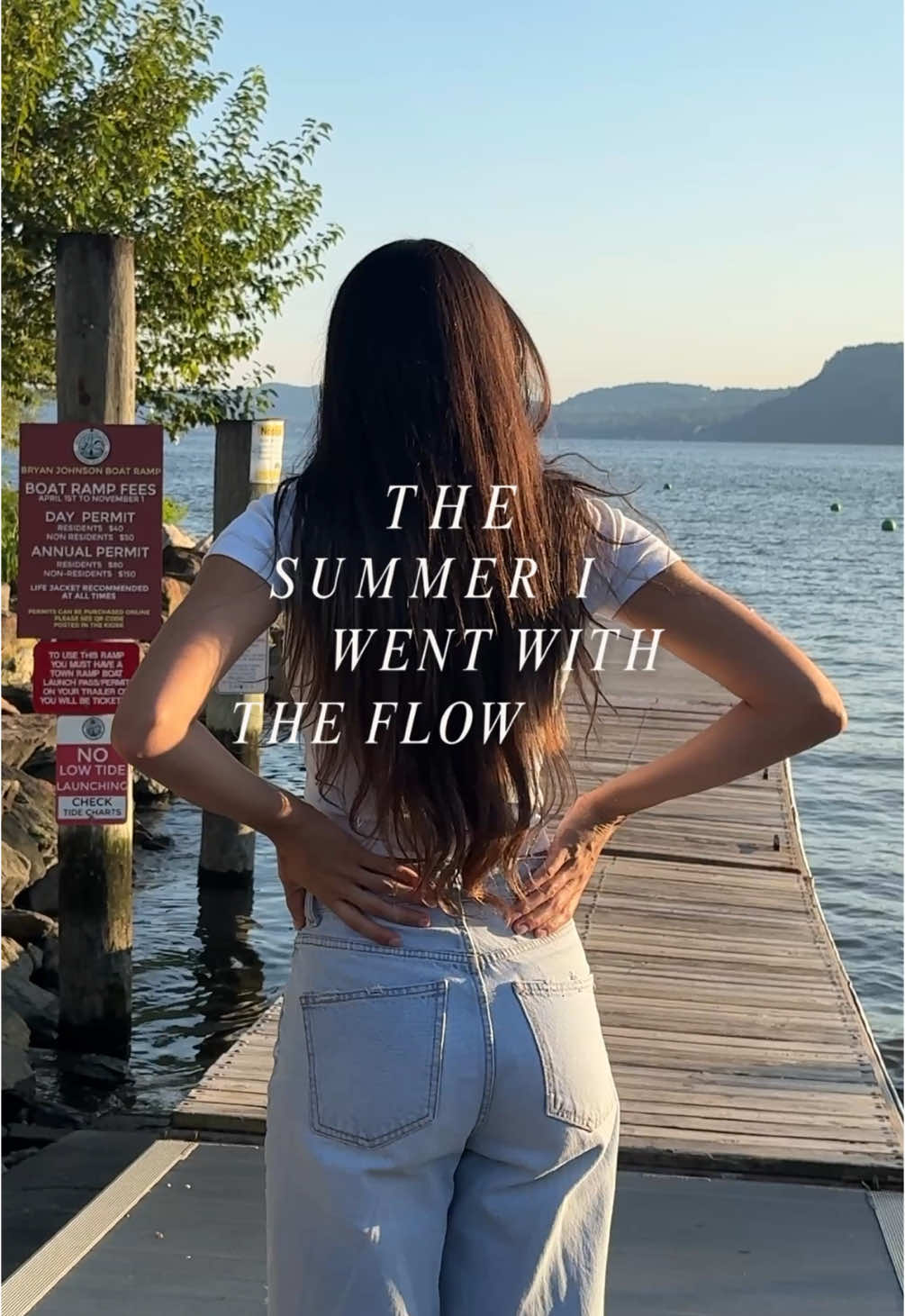 Putting mental clutter on dnd 😌 Going with the flow is something I’m getting better at — trusting myself, stretching my limits, and refusing to let old thought patterns keep writing my story. This summer, I’m learning to shift my thoughts from “what if’s” 💭 to “what could be.” ✨