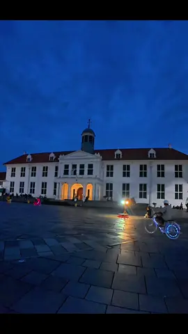 Kota Tua Jakarta Video nya boleh kalian ambil buat bahan content2 atau NOSTALGIA. semua nya di izinkan tanpa syarat. Edit sendiri ya #kotatuajakarta #kotu #jakarta #foryou #fyp #view #jakartautara #citylights 