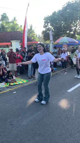 Pesonane wong jember🥰 @Nadyapirja #karnavalsoundsystem #karnavalplampangrejo #fypage #soundviral 