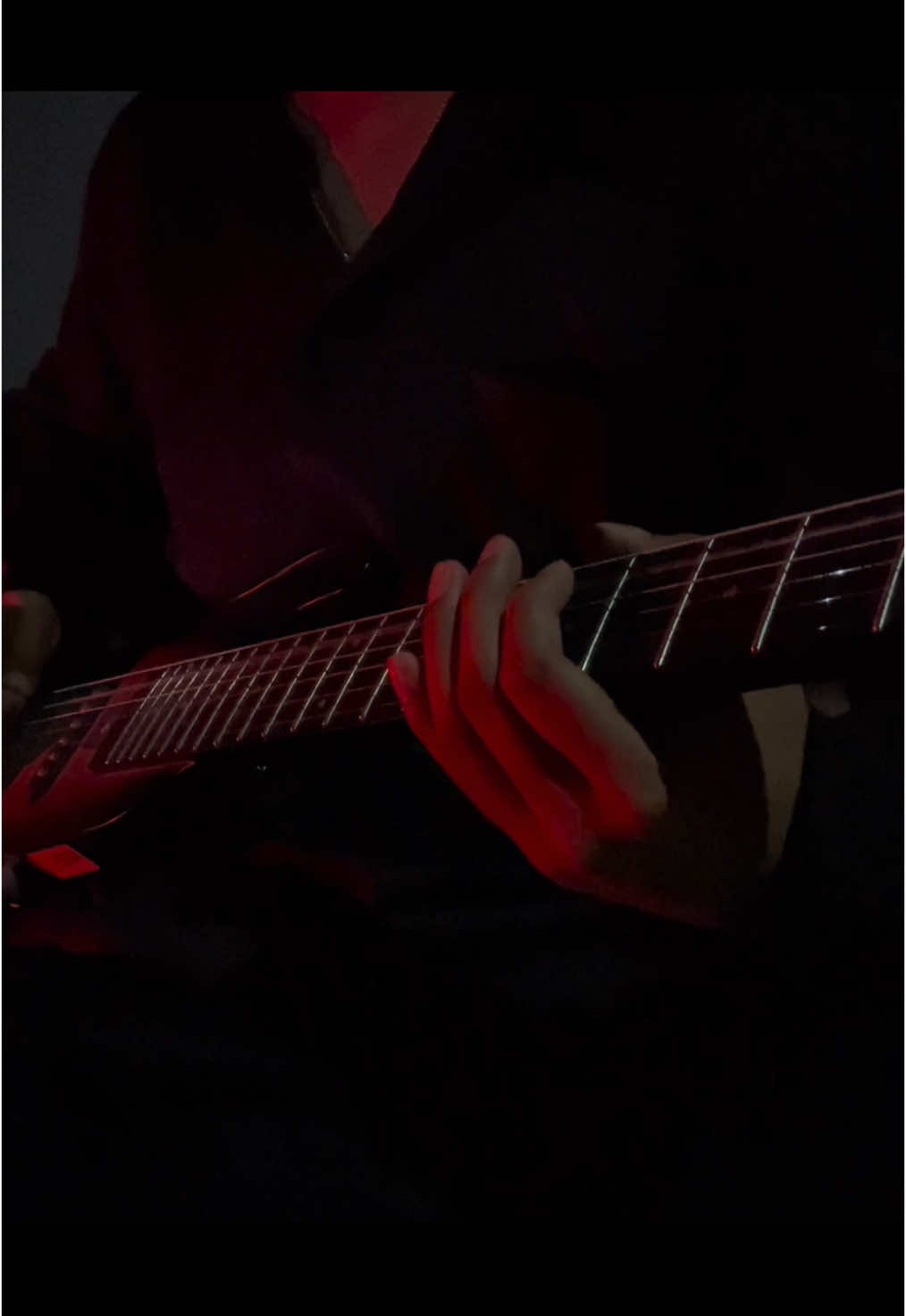 so far so fake #electricguitar #donnerhushx #donnerartist #guitartok 
