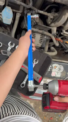 Llave de extensión desplazada muy útil  #Extensióndedesplazamiento #Extensiones  #Compensar #sparky  #tool  #tiktokshopsummerturnup  #foryou  #CozyCountdown  #tiktokshopmemorialday  #electrician  #electriciantools  #cochera 