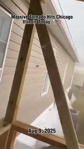 Massive Tornado Hits Chicago Illinois Today #ChicagoTornado2025 #MassiveTornadoChicago #ChicagoStormVideo #TornadoWarningIL #IllinoisTornadoClip #SevereWeatherChicago #TornadoFootage2025 #ChicagoStormChase #TornadoAlertIllinois 