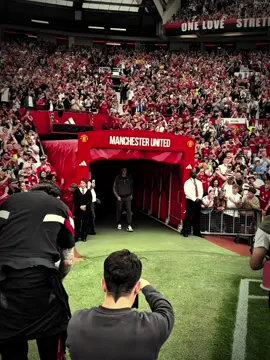 Sesko welcome to man united #teamdonecarlo✔️❤️🧡 