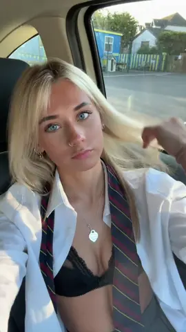 #schoolgirl #schooluniform #schoollife #blonde #bra 