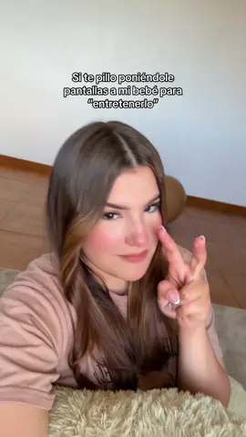Mi bebé no es cero pantallas pero si tiene un uso de ellas bastante controlado, no me gusta que dependa de ellas para nada así que prefiero que no las vea y es todo un reto que las personas respeten eso. #ceropantallas #crianzarespetuosa #crianzaconsciente #maternidadreal #cosasdemama #fyp #parati 
