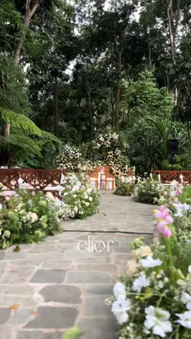 Harinya Nadin & Faishal 🫶🏻 @nadin⋆.ೃ࿔*:･ @Faishal Tanjung  #WeddingNadinFaishal Day 1 👀 Decoration by @eliordesign Venue @imahsenimanlembang Lighting by RR Lighting Wedding Organizer @malinowedding
