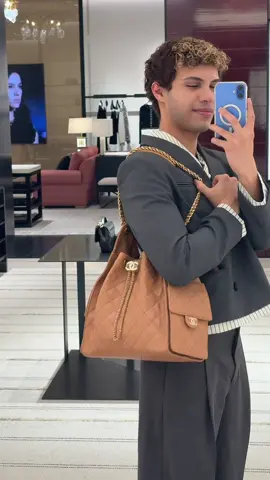 My first baby from Chanel😍✨🙏🏼 #chanelbag #shoppingvlog #سوليتير #شانيل #dreambag 