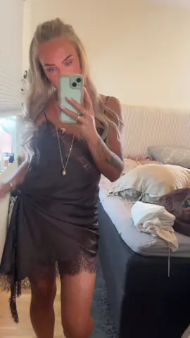 🥳