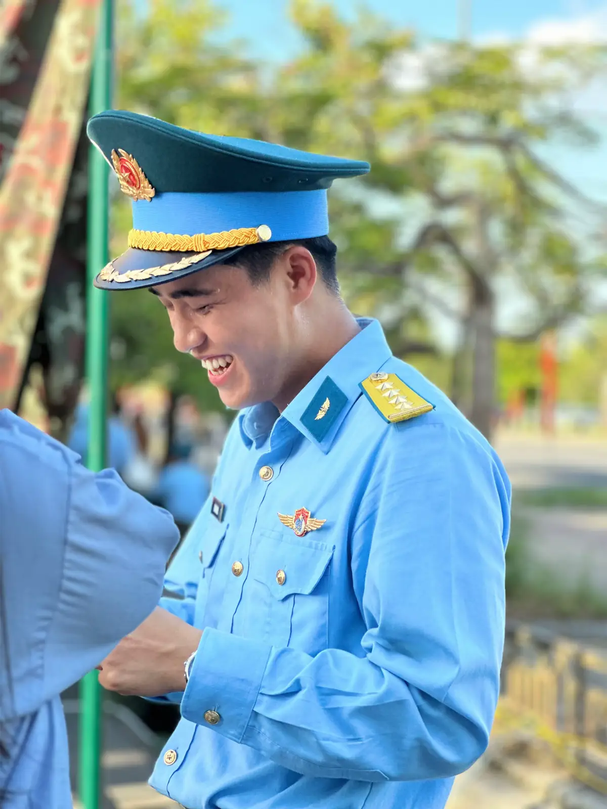 Nụ cười đồng chí ấy rất đẹp , hiền lành, dễ thương,  điềm đạm bạn ấy đủ hết 👍🏻 #daovanbinh  #A80 #langvanhoa54dantoc 