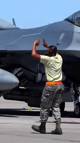 #f22 #fighter #usairforce #usaf #pilot #military #america 
