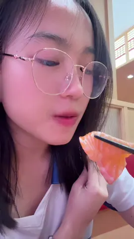 เด็กอ้วนถูกใจสิ่งนี้55555🍣 #tiktokพากิน 
