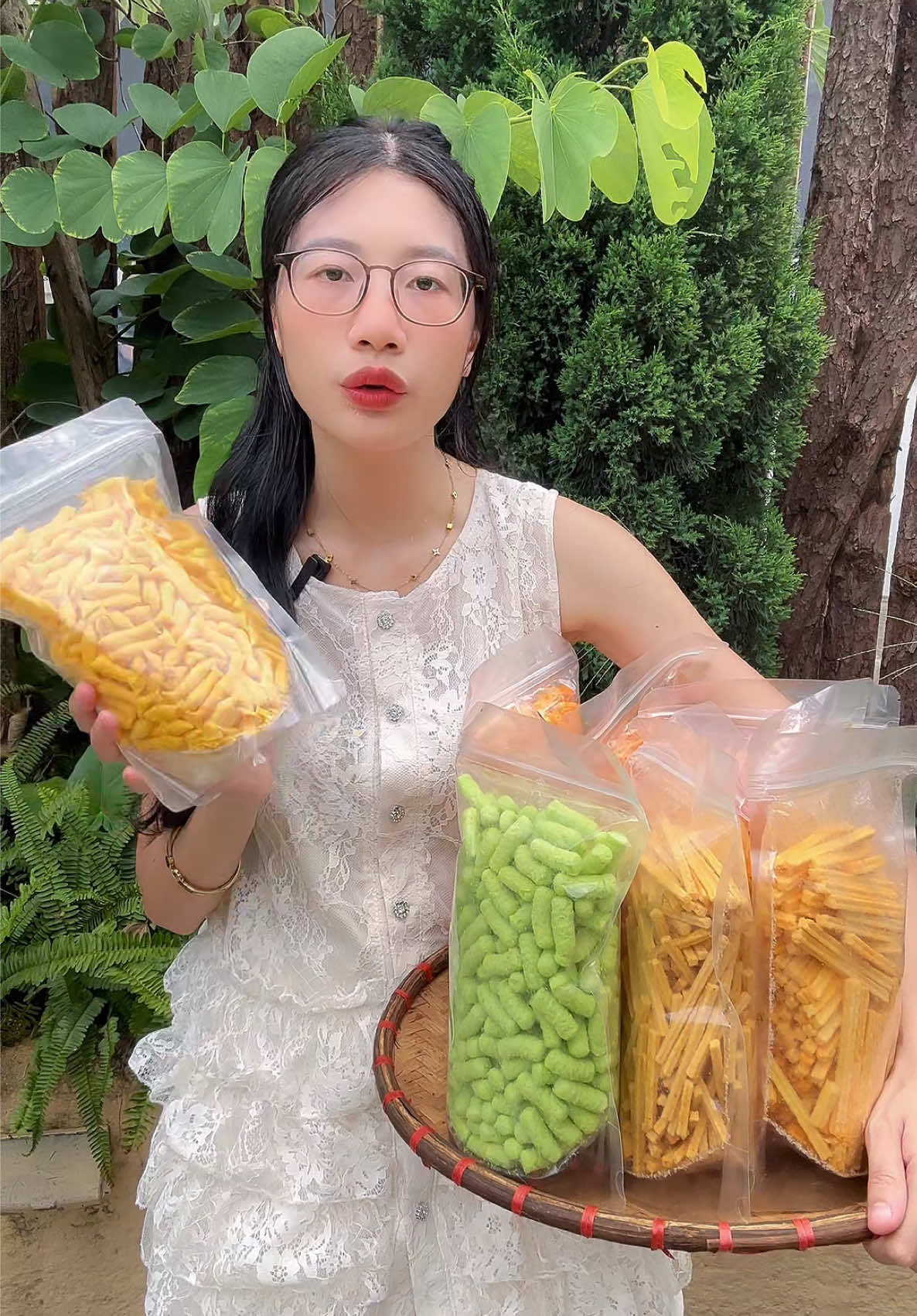 Giá KM rất là hấp dẫn đó nha😍😍  #xuhuong #huyenbanhtrungthu #combo #food #snacks #bimbim #doanvat 
