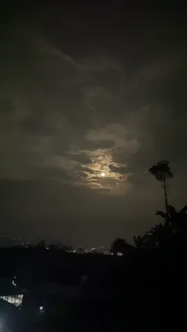 city light wonosobo with bulan #fyp #fypシ゚ #wonosobo #fyppppppppppppppppppppppp 