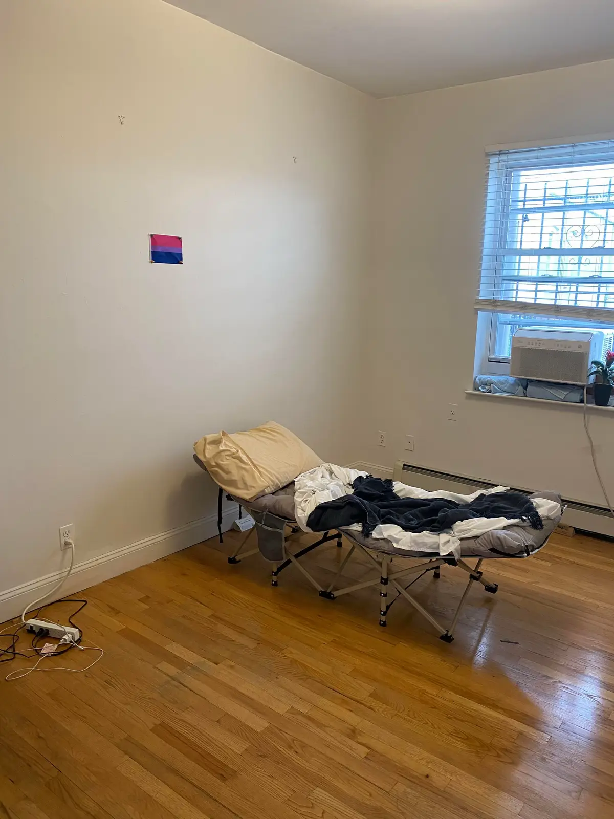 r/malelivingspace, a subreddit where men share where they live. #malelivingspace #swagyquits 