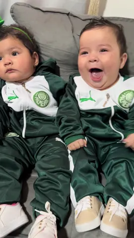 Desde cedo com bom gosto rs💚🤍#palmeirasoficial #fyp #filhos #gemeos #colecao 