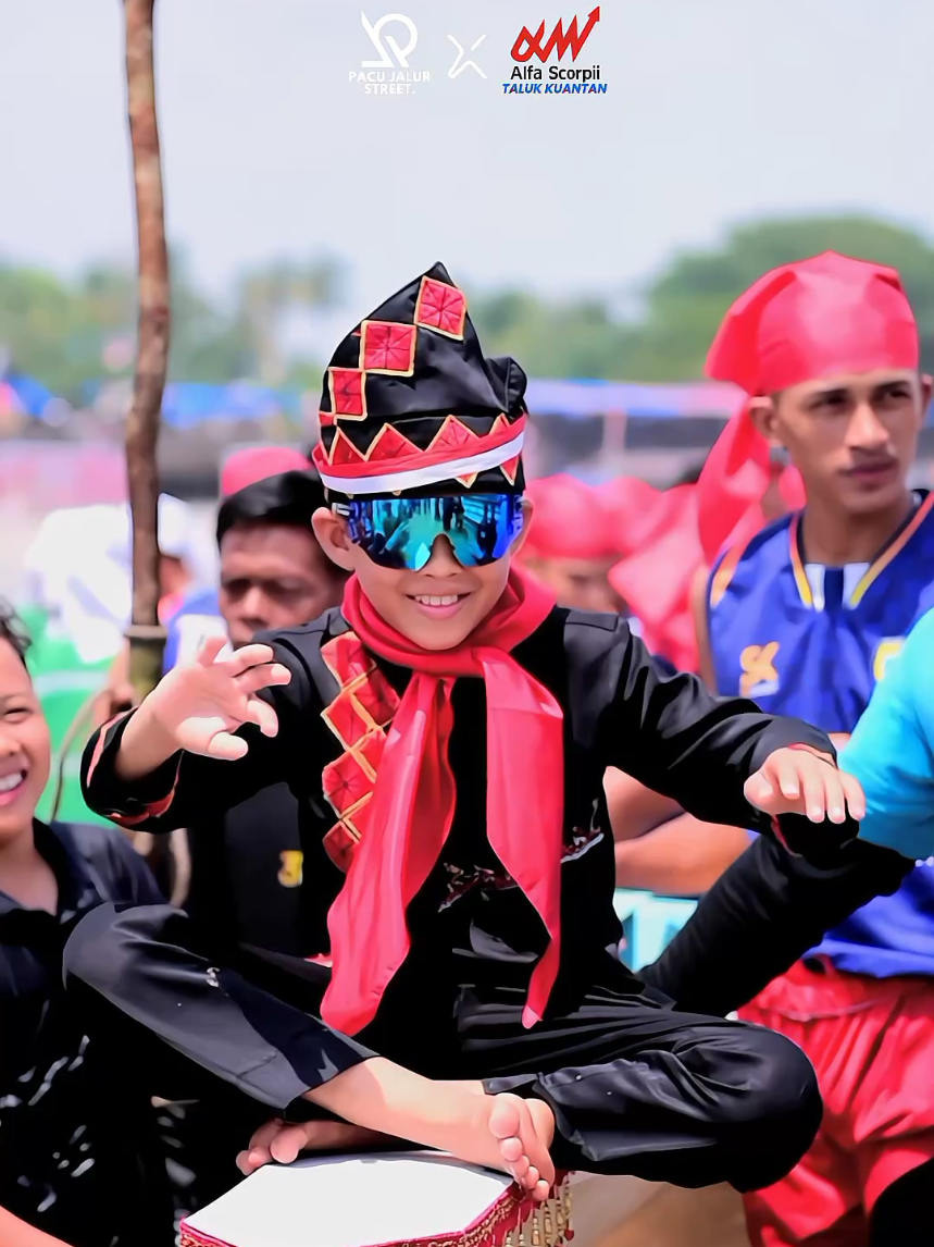 King Aura Farming Tampil Kembali🔥🔥 Support @Alfascorpii_talukkuantan  #pacujalur #pacujalurkuantansingingi #budaya #fyp 