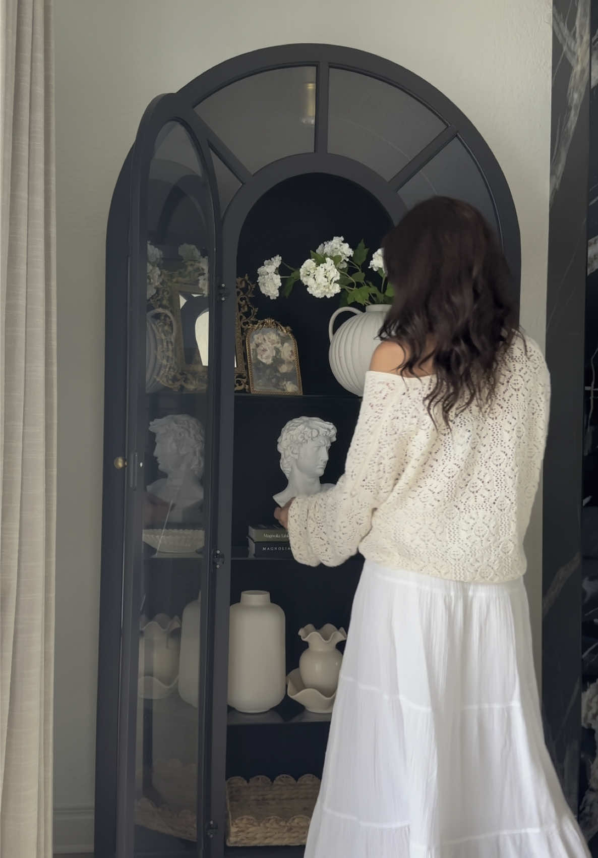 Style my vintage cabinet with me ❤️ #archedcabinet #vintage #thrifting #walmarthome #diyhome #interiordesign #shelfstyling #refinishedfurniture #vintagefurniture 