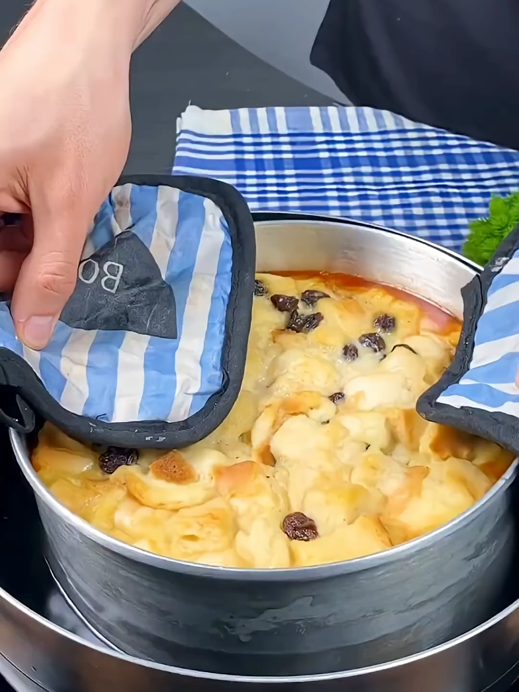 Classic Bread Pudding with Caramel #chef #Recipe #delicious #cooking #fyp 