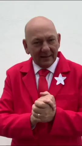 Homenagem especial a todos os esquerdistas que tentam me enganar… vocês são a prova viva de que estou no caminho certo!