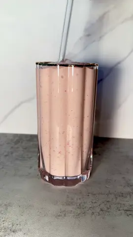Avocado Strawberry Smoothie #fyp #Recipe #recipe #viral #tiktok #foru #foryoupage 