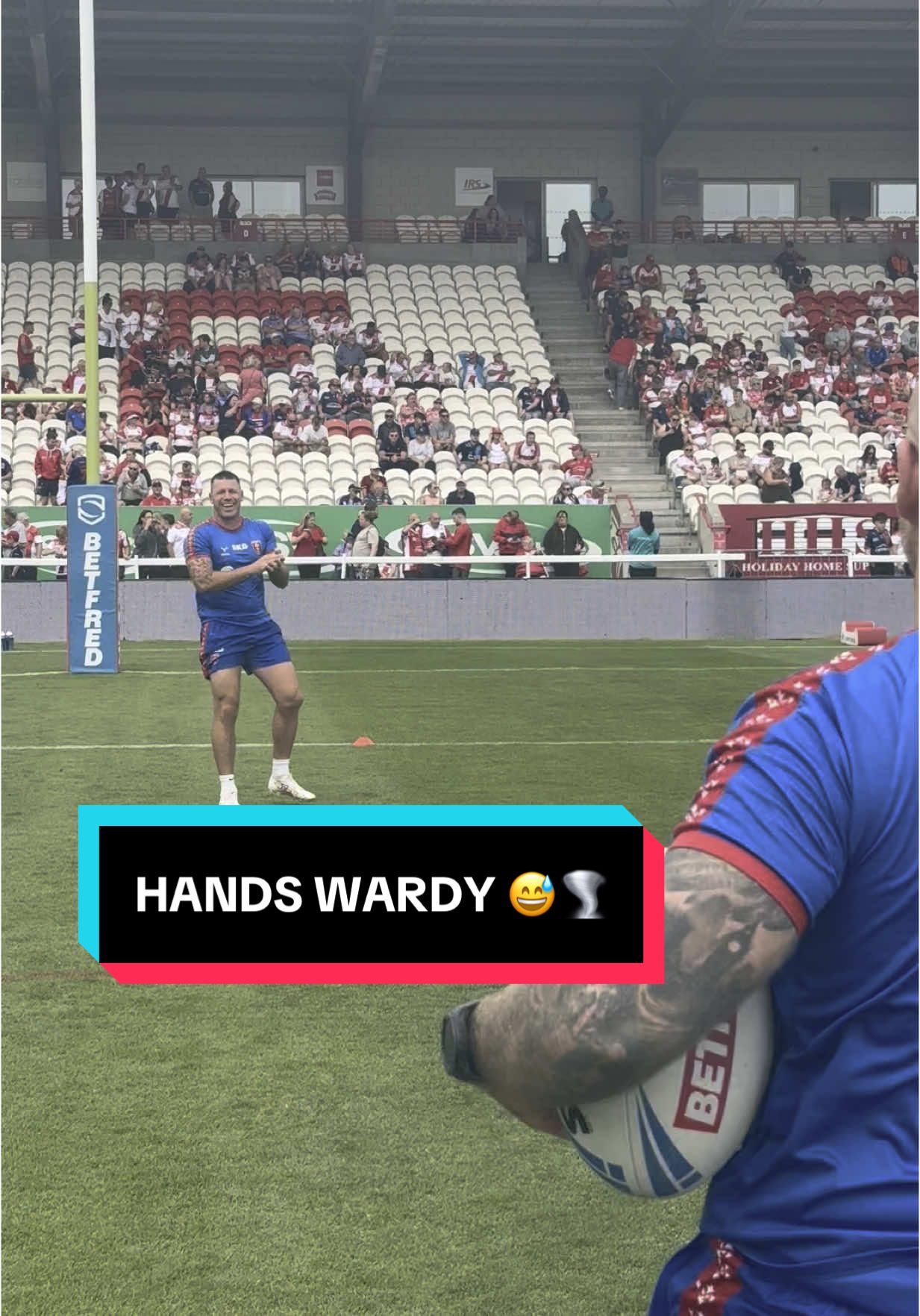 HANDS from Wardy against gale force winds 🌪️😮‍💨
