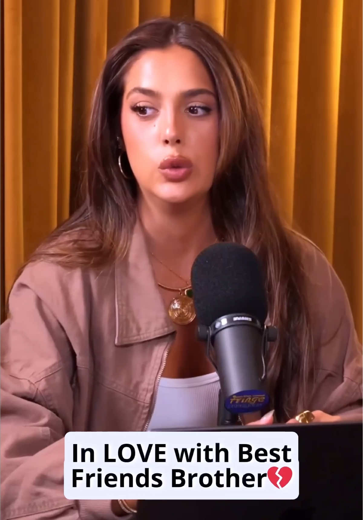Uh oh… #unwaxedpodcast #podcast #dating @sophiastallonee @Sistine Stallone 