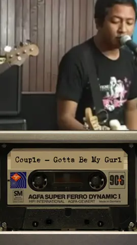 #CapCut Dalam pekat malam dan lampu jalan yang malap, ada suara yang pernah kita simpan dalam kaset lusuh. Gotta Be My Gurl — lagu yang dulu kita jerit di gig, kini jadi gema dalam kepala, mengingatkan bahawa cinta pernah seindah kord terakhir sebelum lagu tamat. 🎸🖤 #CoupleBand #GottaBeMyGurl #NostalgiaIndie #GigKecilHatiBesar #KasetLusuh #CintaIndie #LaguLamaRasaBaru #IndieMalaysia #ZineVibes #throwbackgig 
