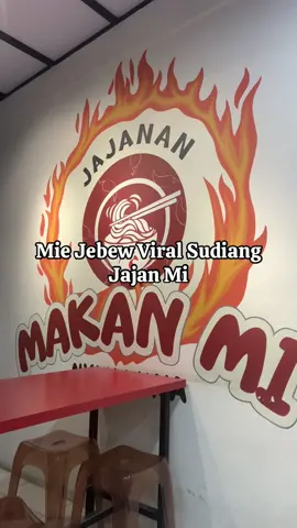 Setelah kesekian kalinya makan ini, hari ini pas sekali rasanya dan jauh lebih enak dari sebelum-sebelumnya (menurutku) Deh coba ki guys, mantaptawwa #miejebew #miejebewviral #makanmakan #makassartiktokers #makassarkotamakanenak 