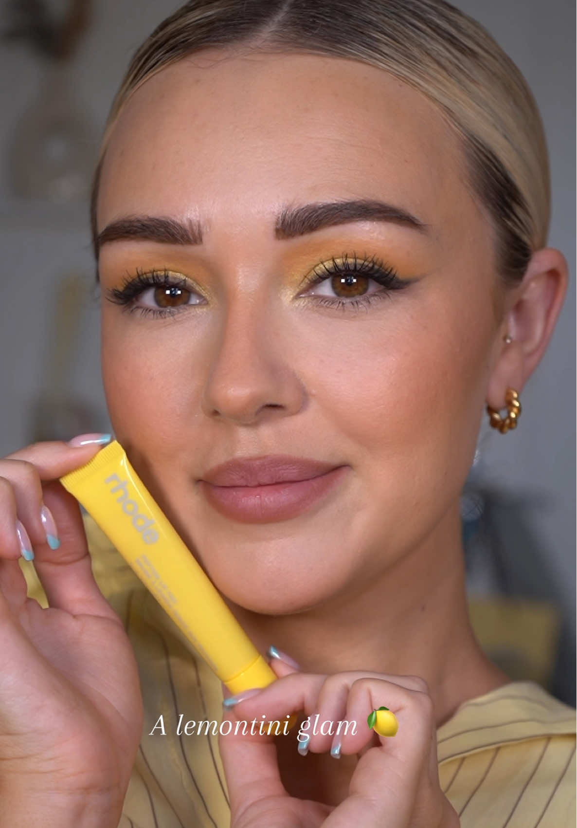 @rhode skin lemontini 🍋🍸 . . #newmakeup #lemonmakeup #yellowmakeup #rhodebeauty #cutemakeup #makeup #trendingmakeup #lipcombo