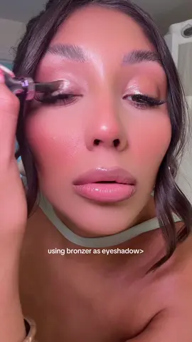 greatest eyeshadow hack  @Anastasia Beverly Hills bronzer-mahagony  @urban decay glaze on liquid eyeshadow- space cowboy intense  #makeup #eyeshadow #eyeshadowtutorial #makeuptutorial #bronzer 