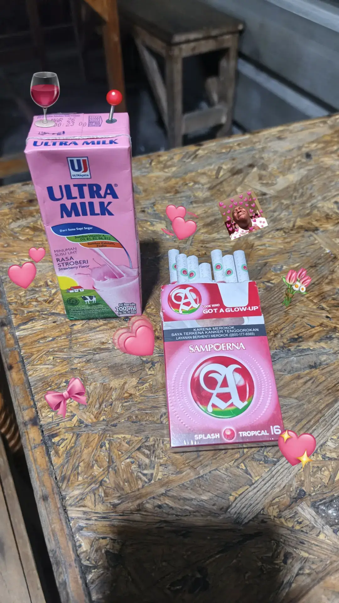 Bahan 1 23 sdm / 230 gr tepung terigu 2 sdm / 20 gr tepung maizena/tapioka/tangmien 2sdm / 3t gr gula pasir 250 ml air 1 butir telur 1/2 sdt baking powder Bahan 2 50 ml air 1/2 sdt baking soda 1/4 sdt perisa vanila, pandan, dll Secukupnya gula pasir Topping Secukupnya margarin atau mentega Secukup nya meses / keju Secukupnya susu kental manis