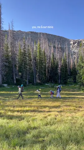 👨🏻👩🏻👦🏻👧🏻🏕️🏔️#adventurefamily #backpackingfamily #adventurekids #mountainlover #backpacking #outdoorlovers #🏕️ #backpackinglife #makingmemories #familyadventures 