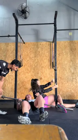 O que você tanto faz nesse Crossfit? #videocassetadas #crossfit #fyp @anavimartins77 