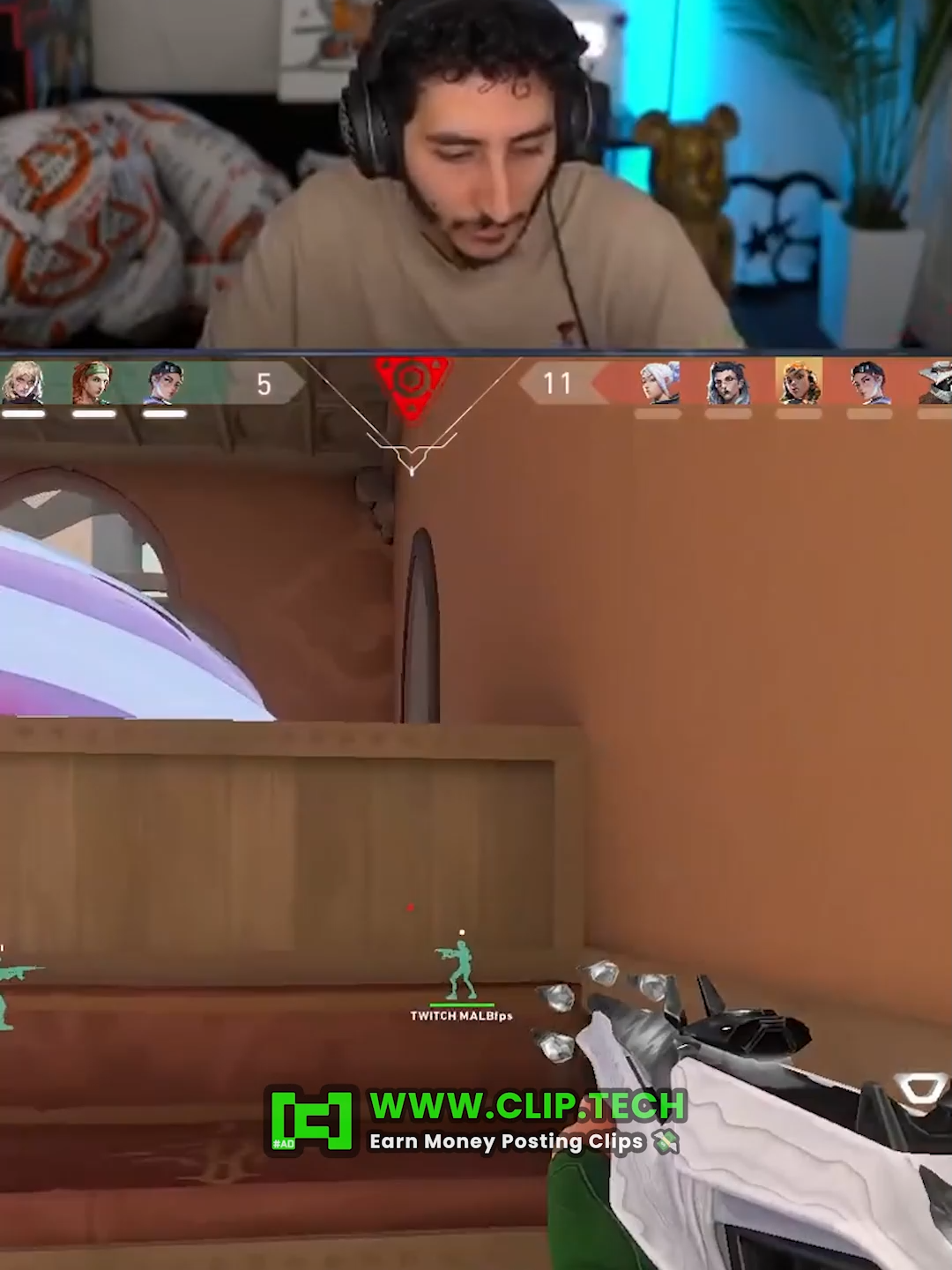 this skin is aimbot fr #Valorant #valorantclips #fyp #subroza