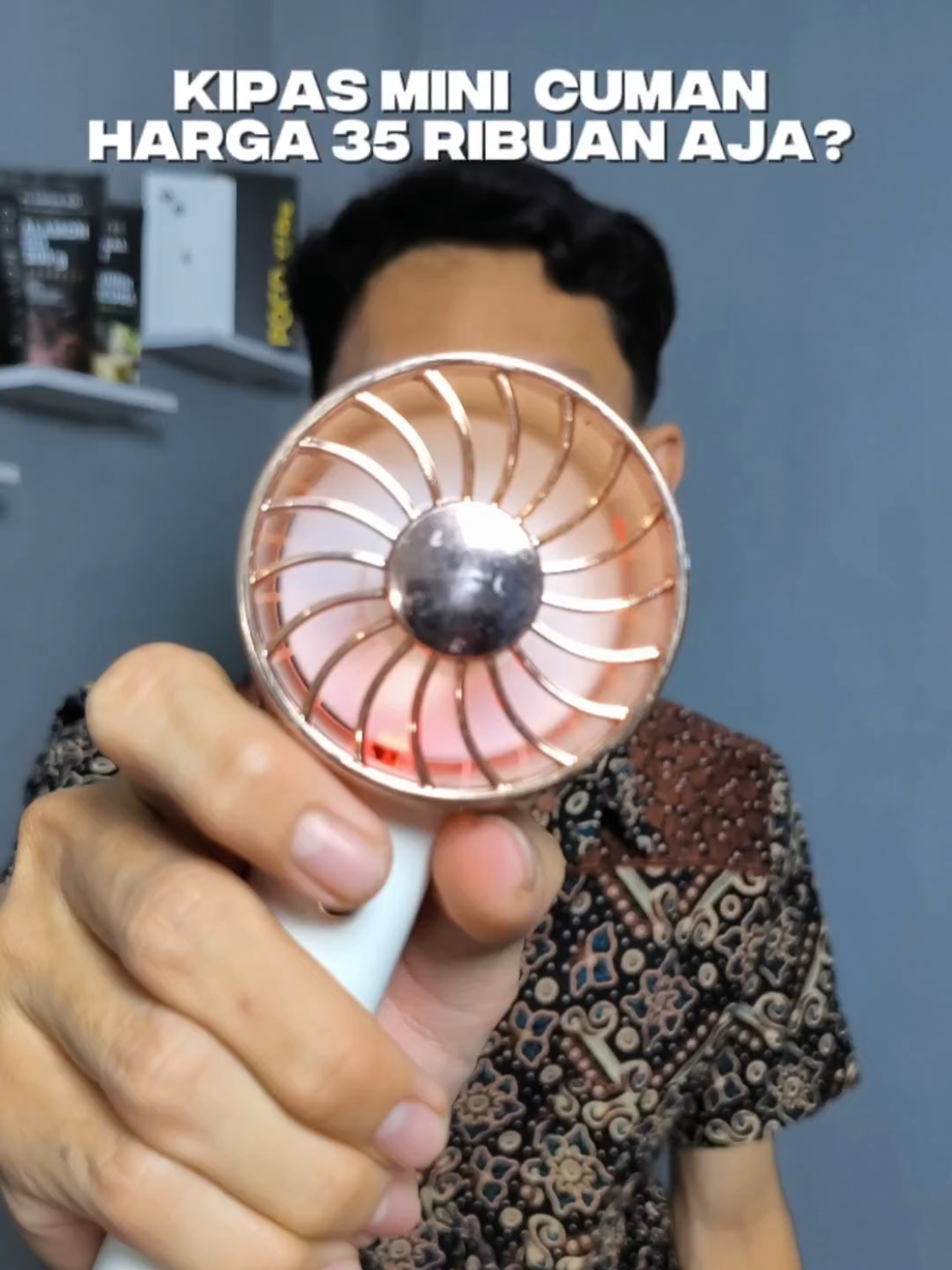 Kipas mini portable harga 35k? selain itu anginnya kencang dan batre juga awet, buruan beli sekarang selagi masih promo  #kipasportable #kipasmini #kipasanginportable #kipas #bravhom #kipasviral 