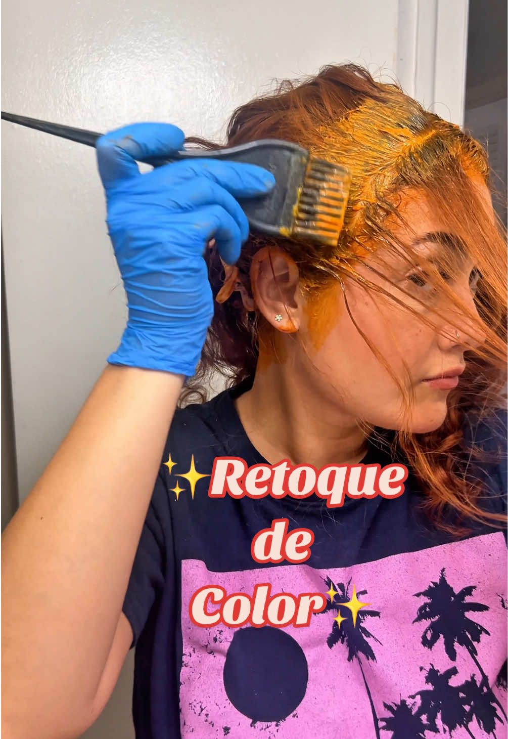 Después de año y medio de ser cobriza, ya siento que por fin le estoy agarrando amor al proceso de retoque🤭 Tinte @Schwarzkopf Professional Igora Royal 877 Matizante: @Schwarzkopf Professional Chroma Id 777 #copperhair #cobrizo #rizos #curlyhair 