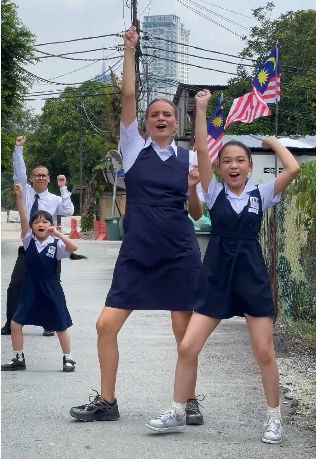 The teacher’s reaction😂🇲🇾 @KaiXing @Kaiqi #malaysia dc: @Lisa Quama @Real Cesh @Richeal @INTERNATIONAL KUMZ🇬🇭🌍 
