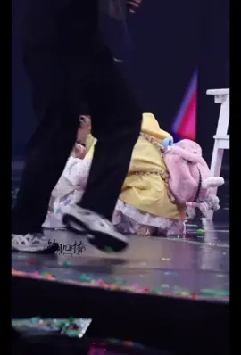 Tr ơi koi em Minh kìa ẻm giả khok huhu thui cũng thấy cưng gì đâu ak Hihi🫶🏻💗🐽#fypシ゚viral🖤tiktok☆♡ #xhhhhhhhhhhhhhhhhhhhhhhh #flop #congtythơiđaiphongtuan🎶 #concert #tfgiatocf4 #trantuanminh_chenjunming陈浚铭 