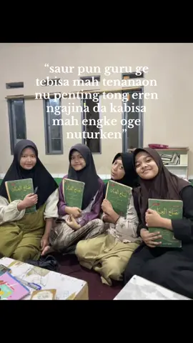🤲🏻🤍 #santriyahsalafy #fypシ #santripondok #abcxyz #fotolive #alikhlas #masyaallahtabarakkallah #lewatberanda #pondokpesantren #moots? #foryoupage 
