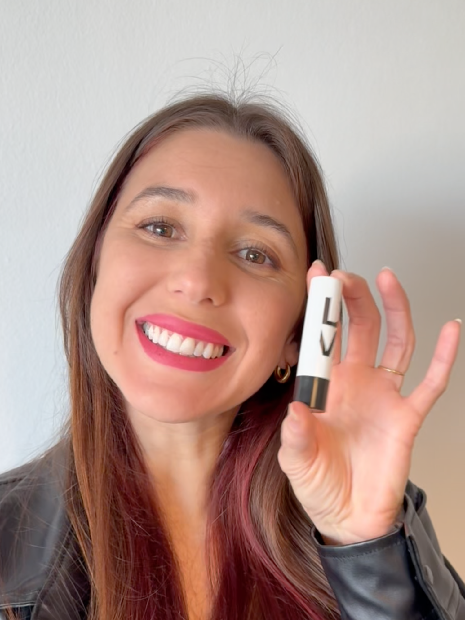 💄 4 labiales. 4 estilos.  @soymarinadelmar nos muestra sus favoritos para salir y brillar con los nuevos Diva de GIGOT 💋 Colores de tendencia, textura sedosa y vitamina E para hidratar y proteger tus labios mientras sumás estilo a tu look ✨ 💬 ¿Cuál va más con vos? Contanos en los comentarios 👇 #DivaGigot #GigotBeauty #LabialesDeTemporada #ColorConEstilo