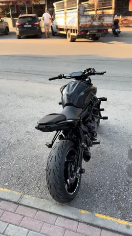 Black #mt07 