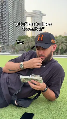El único libro que me leo @danilsalasxd #negocios #emprender #dinero #Meme