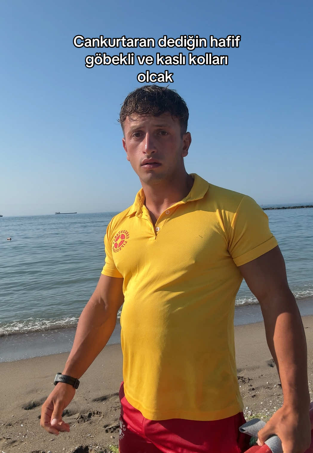 Hamile demeyin arkadaslar suyun üstünde durmamızı sağlıyor #Summer #lifeguard #fyp 