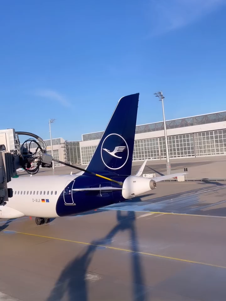 Ever seen a plane get de-iced? ✈️ ( @pushback089) - - - #PLANE #craft #machine