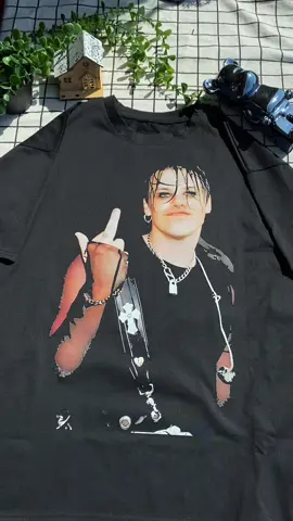 Best middle finger of Yungblud 🔥 #yungblud #yungbludarmy #yungbludshirt #yungbludfans #yungbludedit 