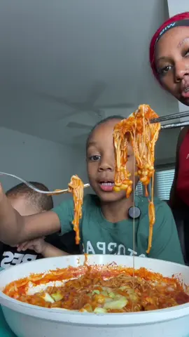 Heyyy #fyp #fypシ゚viral #mukbang #momof2 #Foodie #asmr #buldakramen ##buldak##sonandmom##eating