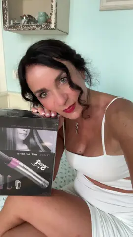 5 in 1 air dryer for curly and straight hair 👩‍🦱 #neiperteeeeeeeeeeeeeee #perteee #foryouu #curly #brandambasador #tester #woman #brunettegirl #tannedskin 